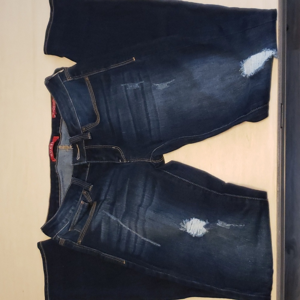 Guess medium rise, curvy skinny